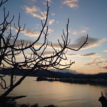 Skizenas Waterfront Apartments Haraki Exterior photo