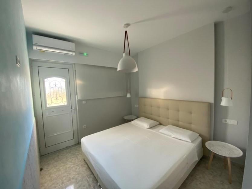 Skizenas Waterfront Apartments Haraki Exterior photo