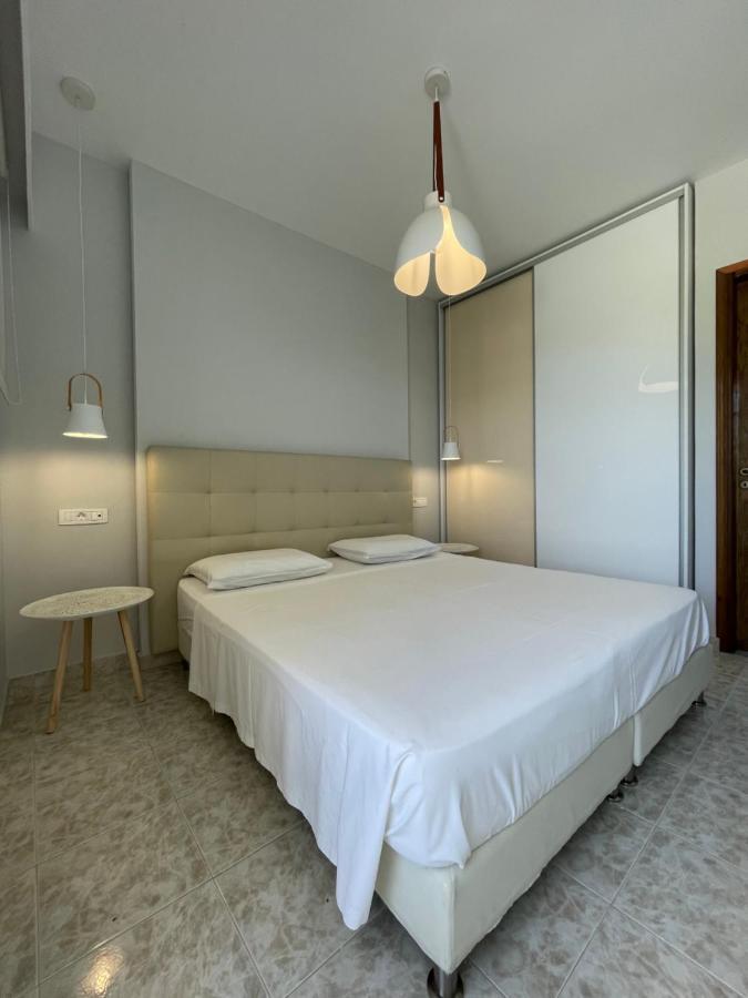 Skizenas Waterfront Apartments Haraki Exterior photo